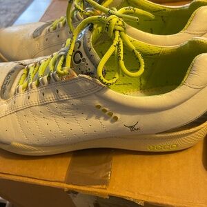 Ecco Yak leather Women's golf shoes from Australia. Size 9.